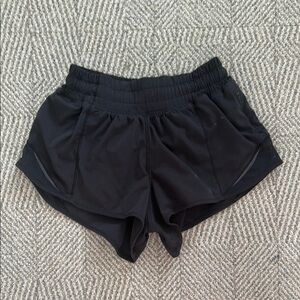 Black, Lululemon Hotty hot, shorts size 0, 2.5 inch